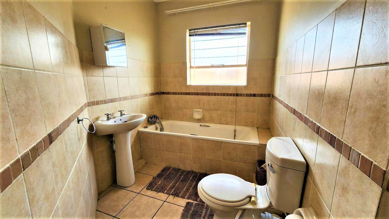 2 Bedroom Property for Sale in Fleurdal Free State